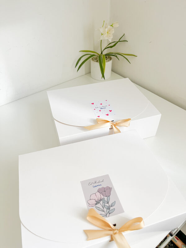 papeterie, papeterie quotidien, papeterie musulmane, papeterie islamique, planners, agendas, stickers, autocollants, stickers muraux, autocollants muraux, suncatchers, onglets coran, islam, musulman, invocations quotidiennes islam, hadiths islam, faire-part mariage, marque-page, cadeaux, eid, eid moubarak, ramadhan moubarak, etiquettes pots epices, organisation cuisine, diy papeterie